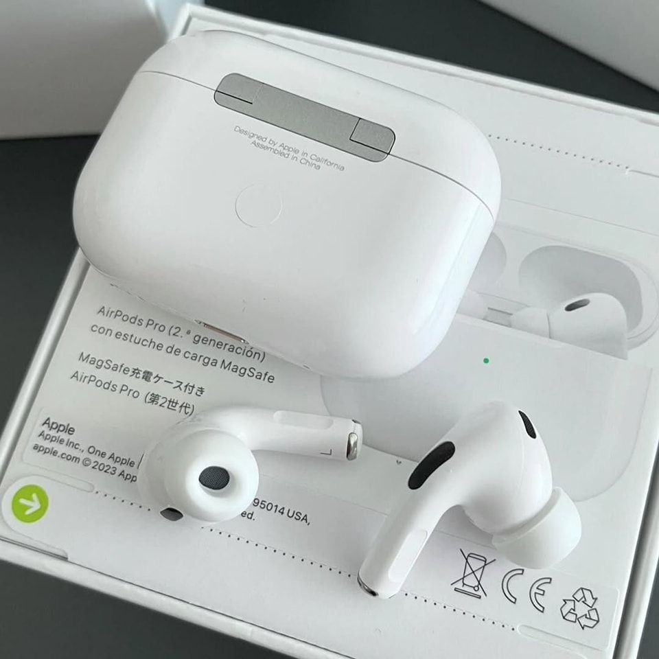Apple AirPods Pro (2nd Generation)  Wireless Noise Cancelling Earbuds