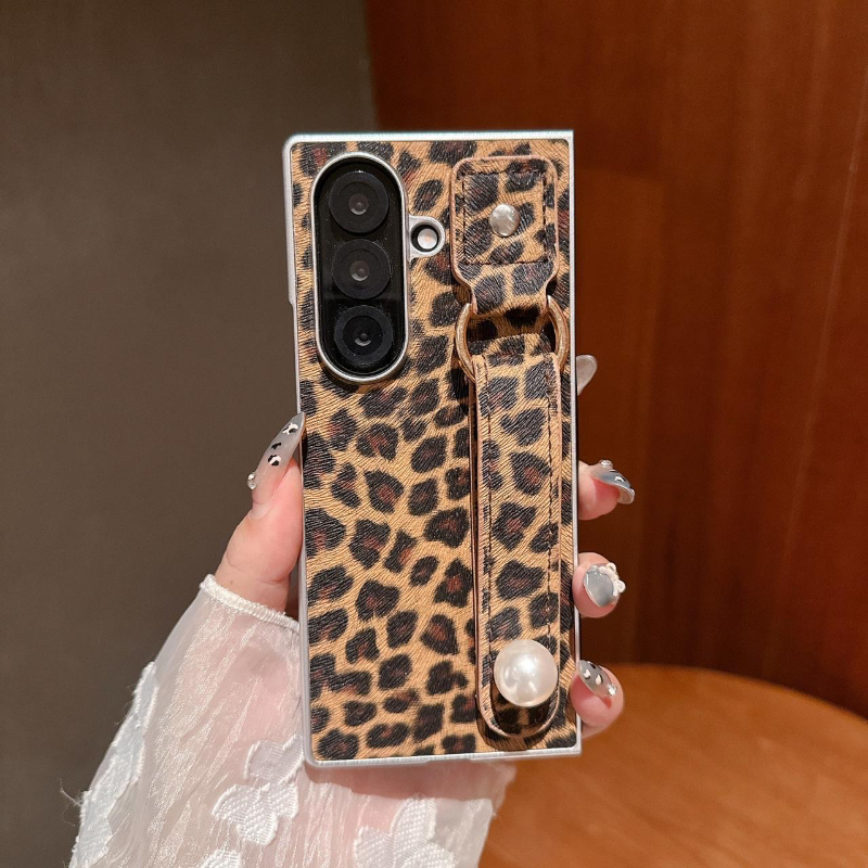 Z Fold 4 / Z Fold 5 / Z Fold 6 / Z Fold 7 Luxury Leopard Pearl Strap Case