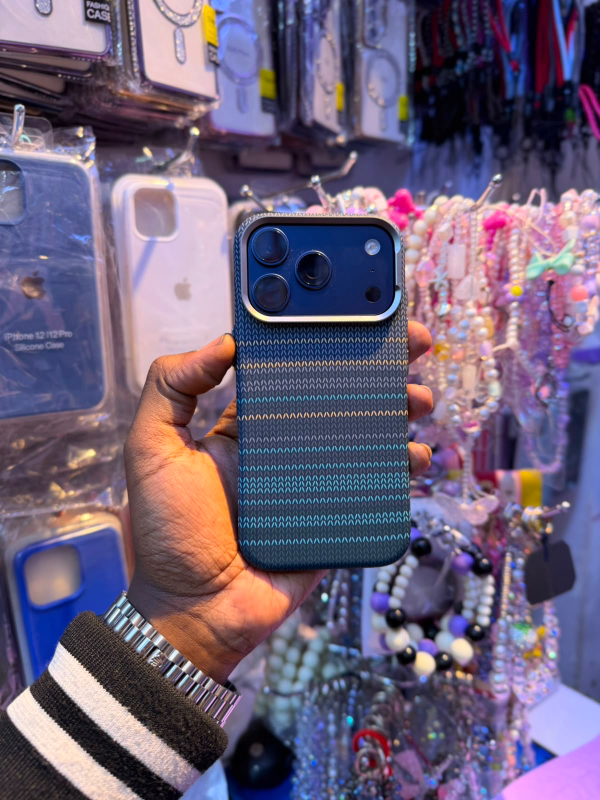 Tribal Carbon Fiber Case – iPhone 17 Pro & iPhone 17 Pro Max🔥