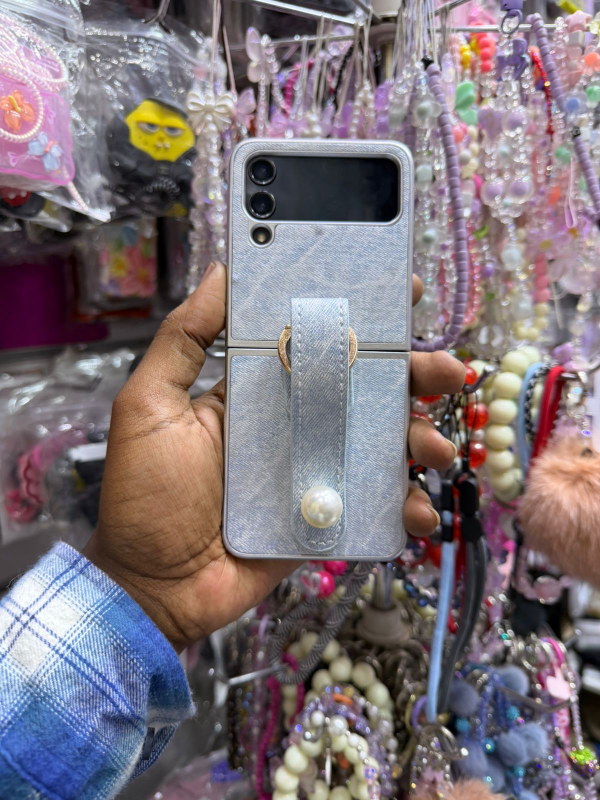 Luxury Pearl Strap Case for Samsung Galaxy Z Flip 3 / Z Flip 4 / Z Flip 5 / Z Flip 6 / Z Flip 7 ✨