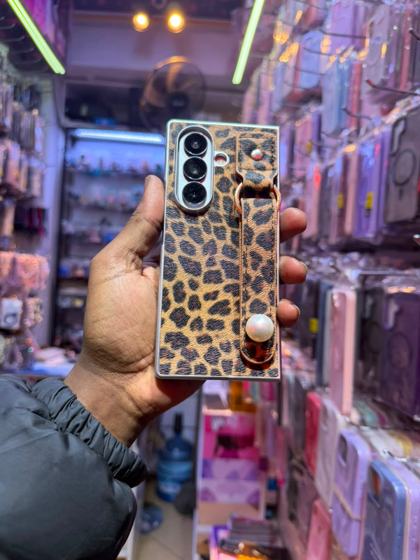 Leopard Print Strap Case for Samsung Galaxy Z Fold 4 / Z Fold 5 / Z Fold 6 / Z Fold 7🔥