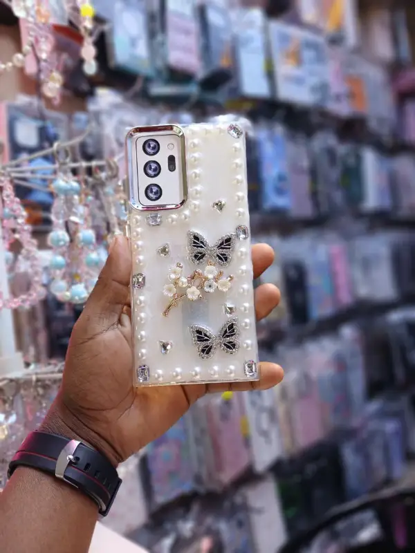 ✨🦋 Luxury Pearl & Rhinestone Butterfly Phone Case 🌸✨
