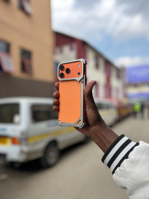 Metal Armor Case for iPhone 17 Pro Max – Sleek, Rugged & Premium 🔥📱